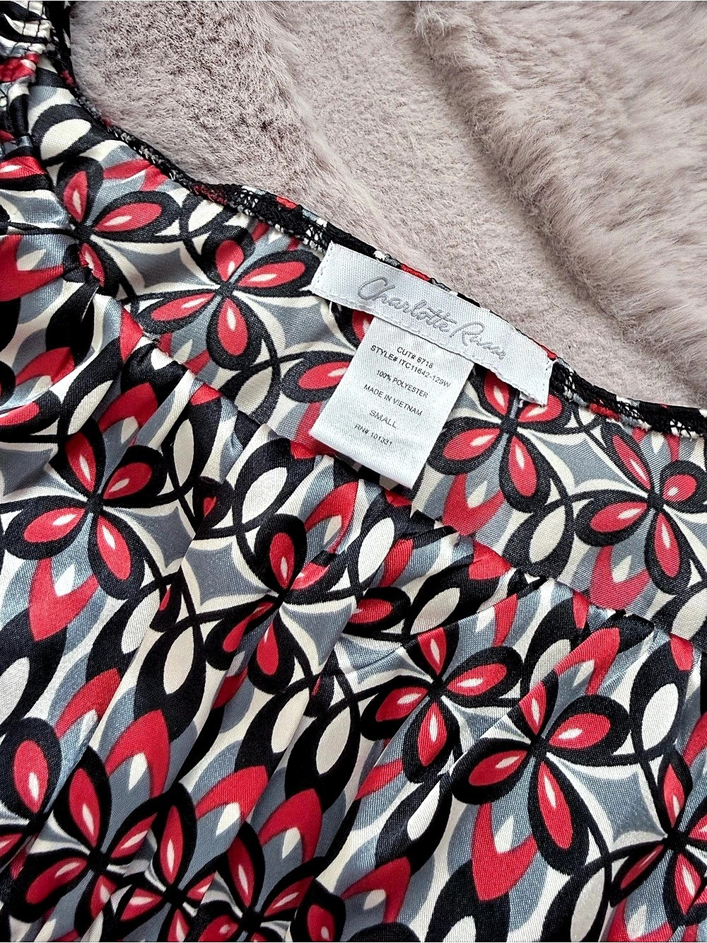 Charlotte Russe vintage Geometric top in Black & Red Size small